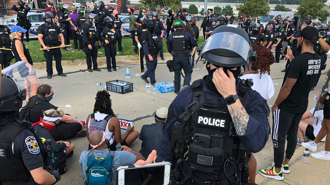 Community leaders say Louisville is at tipping point following protest arrests | www.bagssaleusa.com