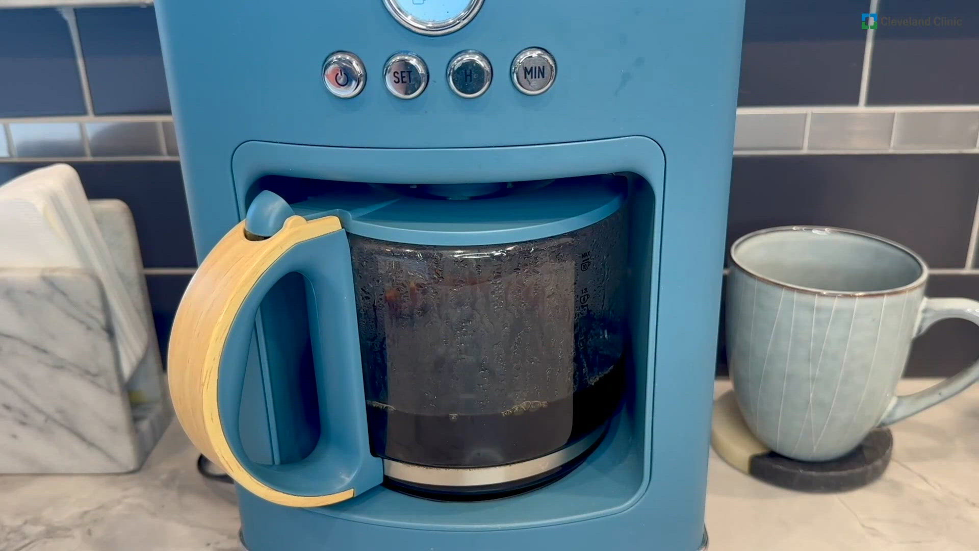AI anti-aging drug shows early promise, plus fall allergy tips and coffee's effect on teeth A new AI-designed drug shows early anti-aging signs, fall allergy season arrives, and your coffee habit may be wearing down your teeth.