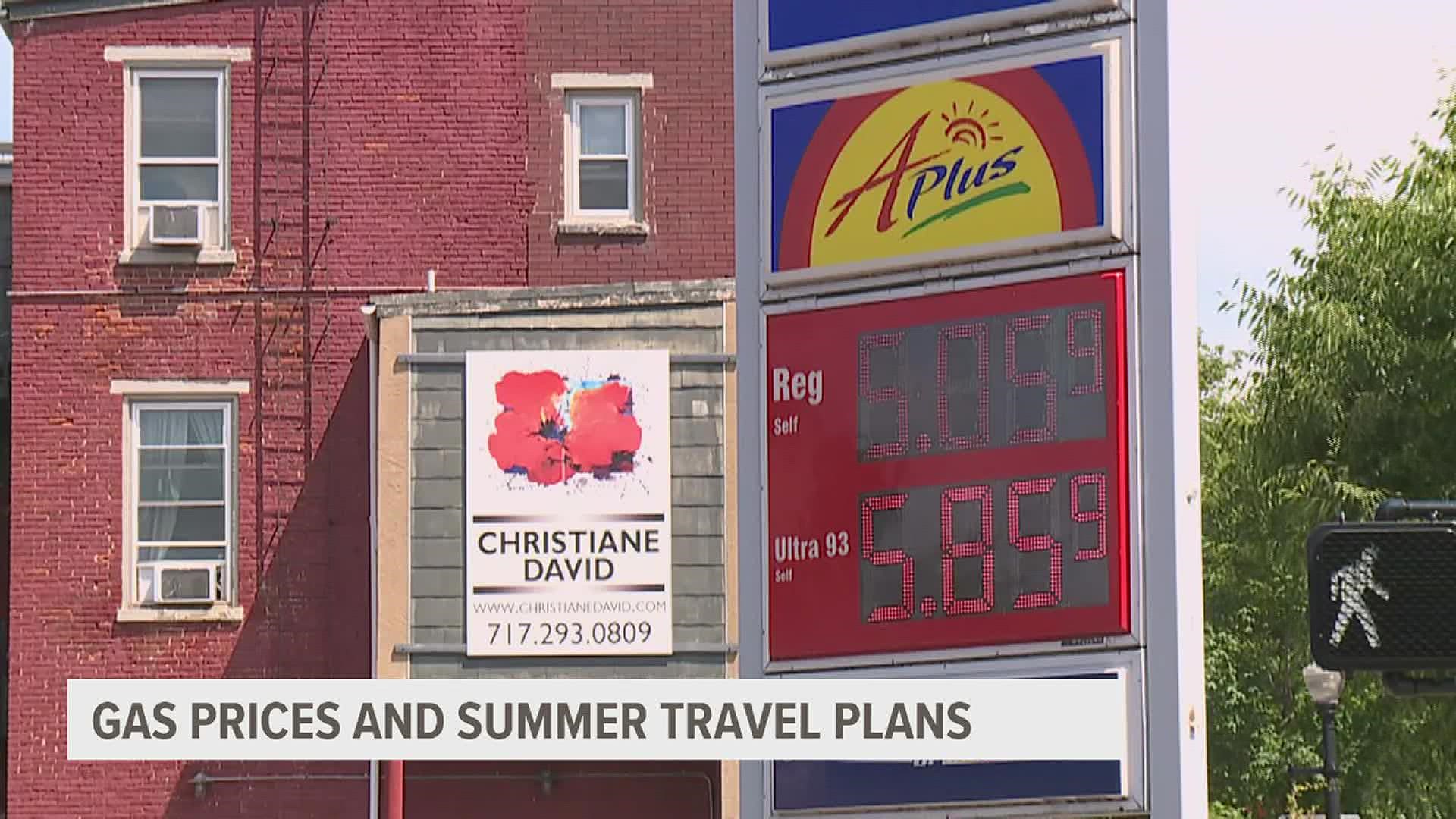 While experts say the price of gas may not be keeping people from hitting the road this summer, it is impacting the way they plan to travel.