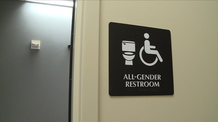 Illinois House narrowly passes bill allowing all-gender bathrooms