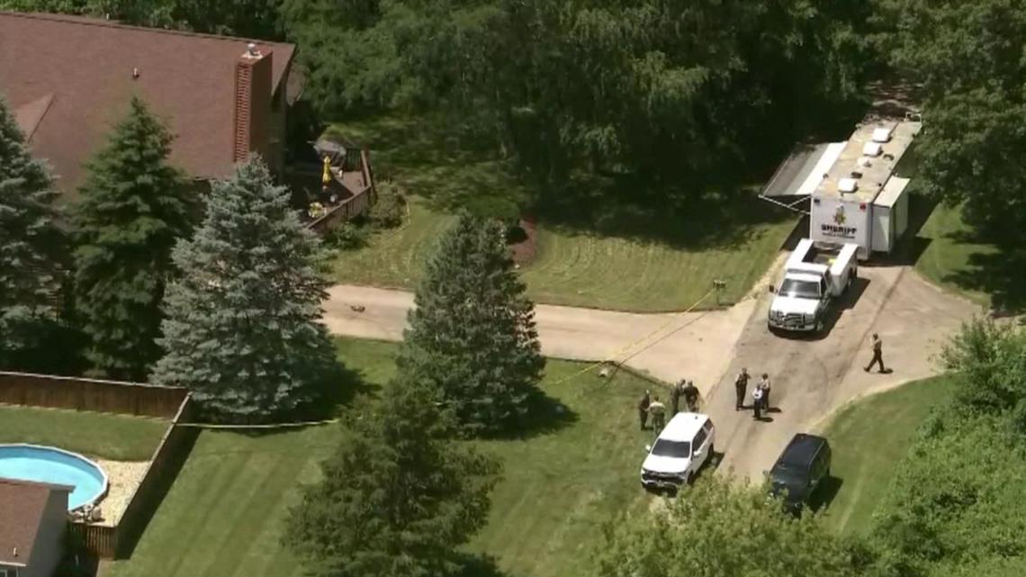 3 law enforcement officers shot in northern Illinois - Vimarsana News